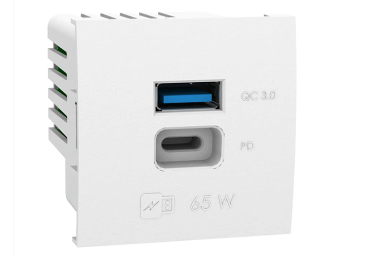foto Módulo 45×45 cargador de 65 W con conectores USB A+C 